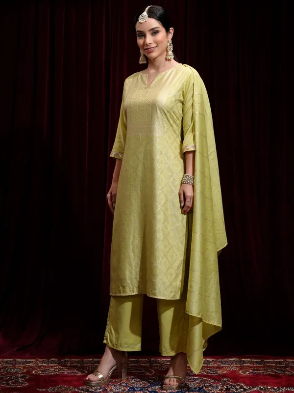 Vishudh Women Green Kurta With Trousers And Dupatta