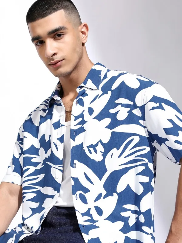 Highlander Men Blue Printed Relaxed Fit Casual Shirt