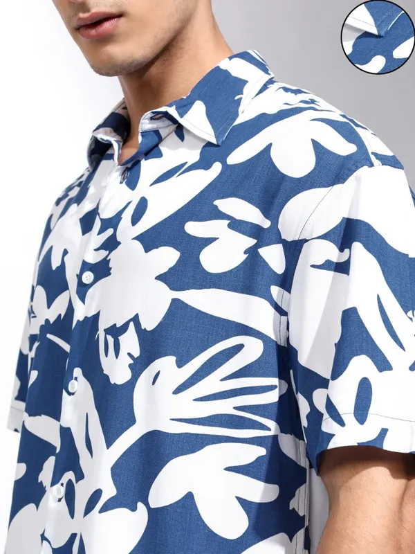 Highlander Men Blue Printed Relaxed Fit Casual Shirt