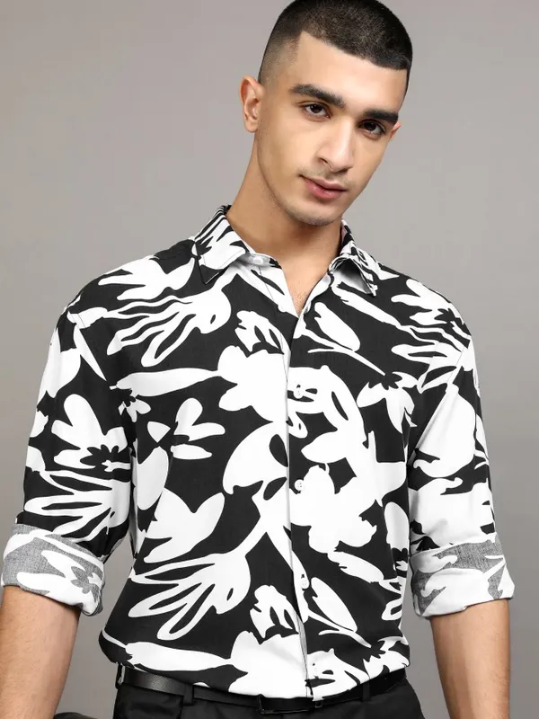 Highlander Men Black Printed Relaxed Fit Casual Shirt
