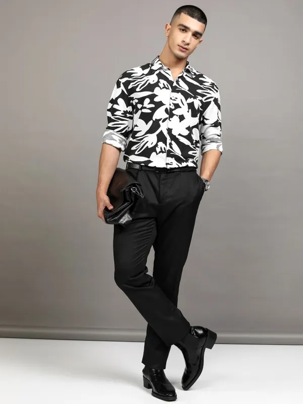 Highlander Men Black Printed Relaxed Fit Casual Shirt