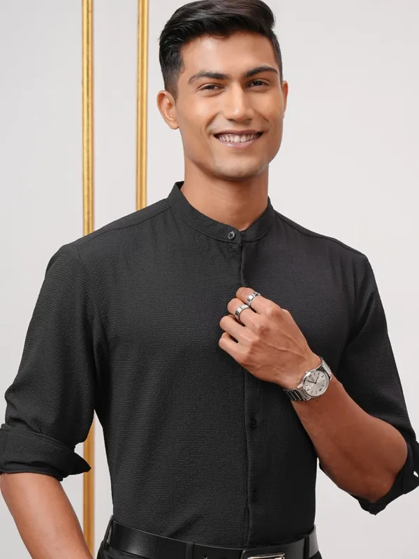 Highlander Men Black Textured Regular Fit Casual Shirt