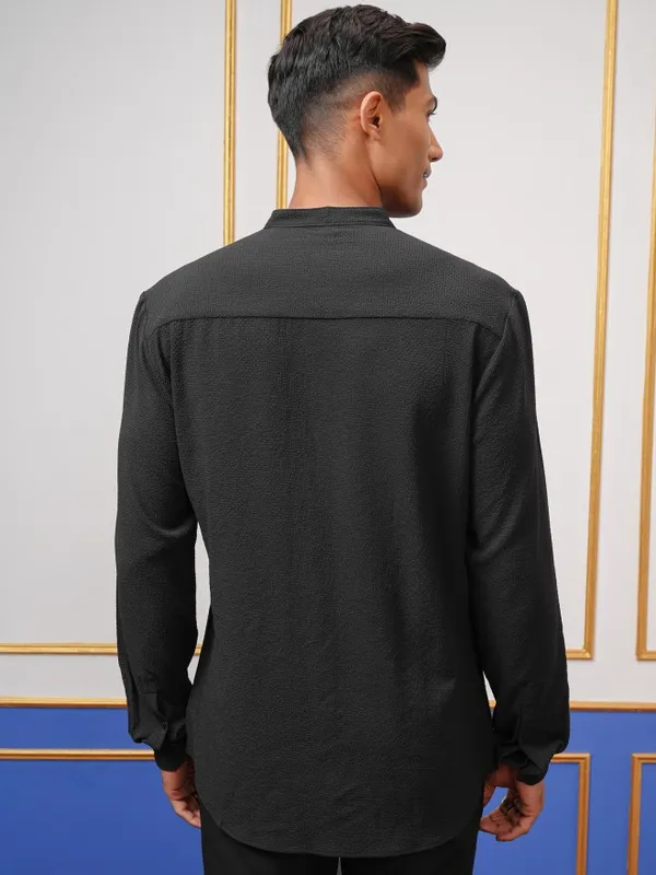 Highlander Men Black Textured Regular Fit Casual Shirt