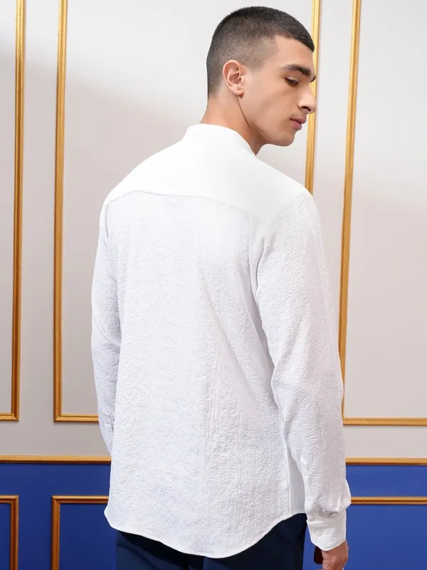 Highlander Men White Textured Regular Fit Casual Shirt