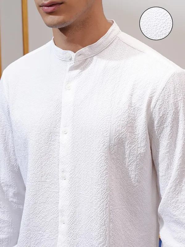 Highlander Men White Textured Regular Fit Casual Shirt