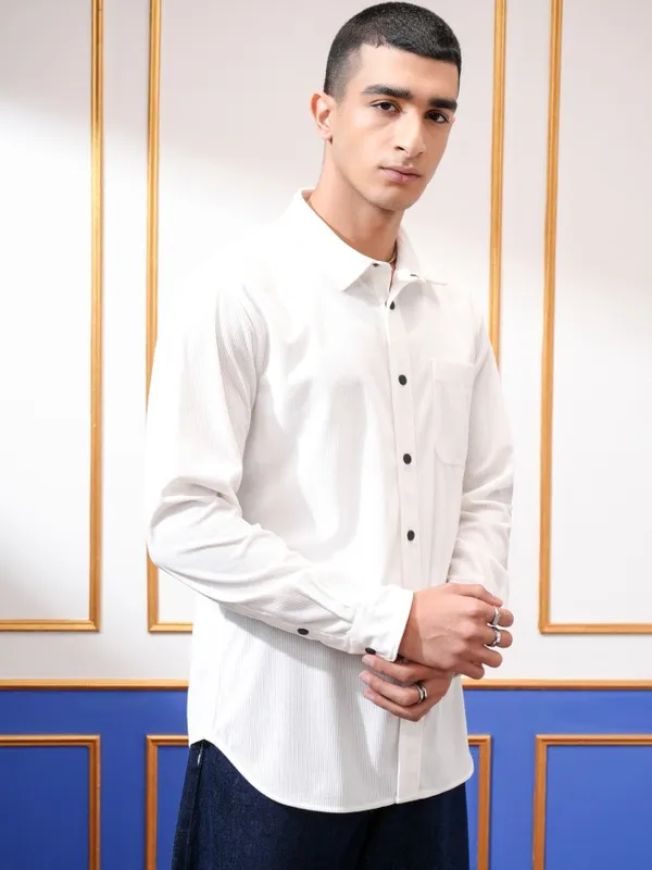 Highlander Men White Solid Slim Fit Corduroy Casual Shirt