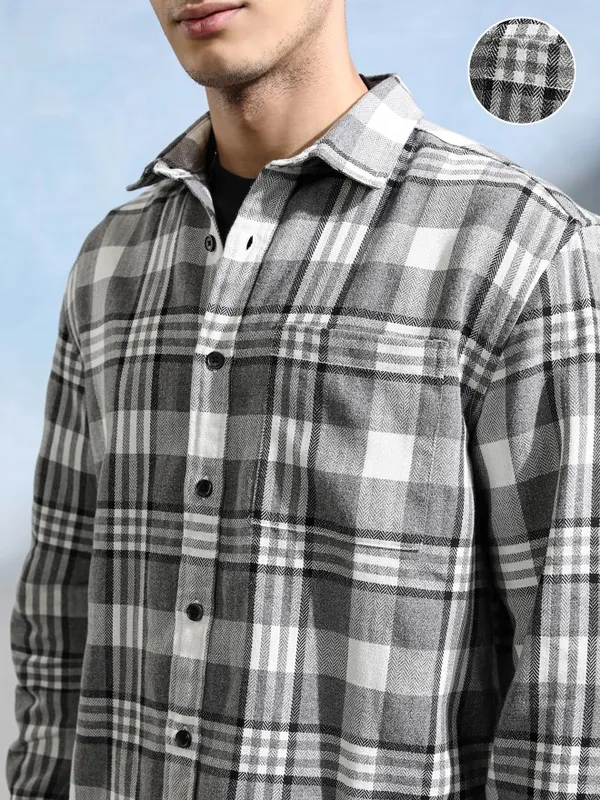 Highlander Men Grey Checked Relaxed Fit Casual Shirt