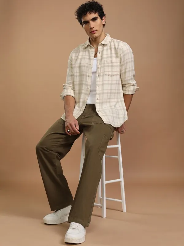 Highlander Men Cream Checked Slim Fit Casual Shirt