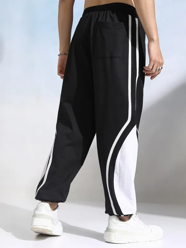 Highlander Men Black Straight Fit Colourblocked Joggers