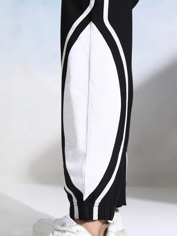 Highlander Men Black Straight Fit Colourblocked Joggers