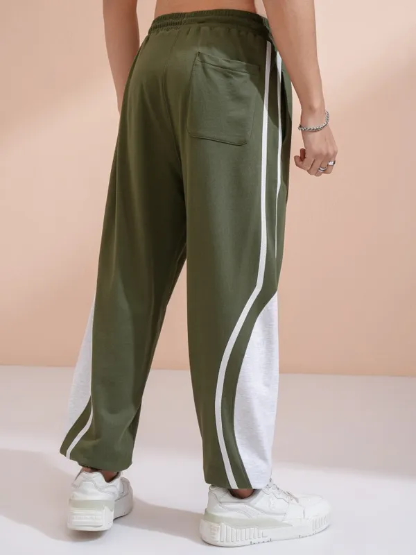 Highlander Men Olive Straight Fit Colourblocked Joggers