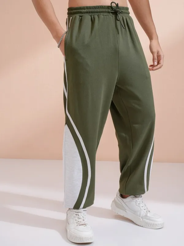 Highlander Men Olive Straight Fit Colourblocked Joggers