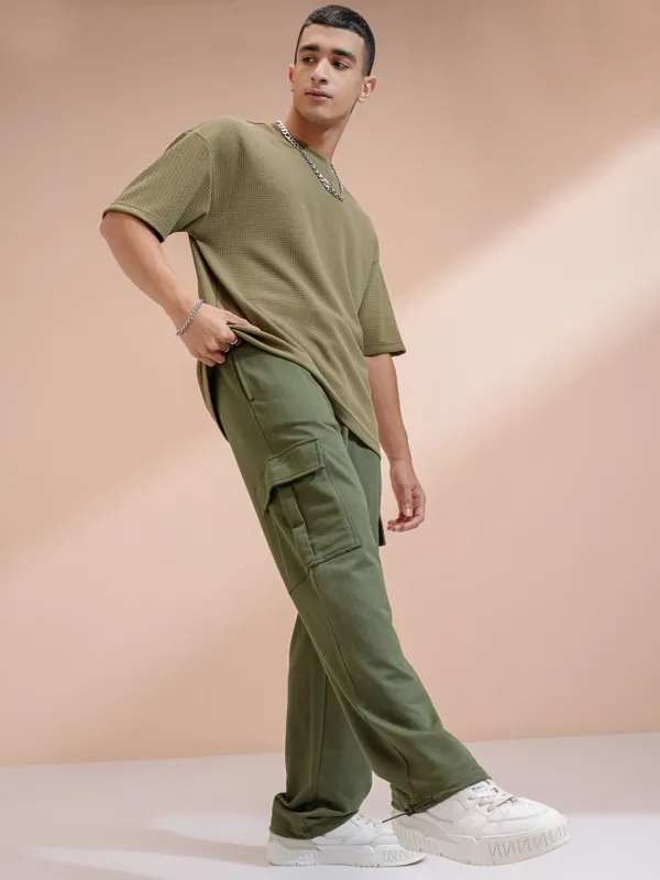 Highlander Men Olive Straight Fit Solid Cargos