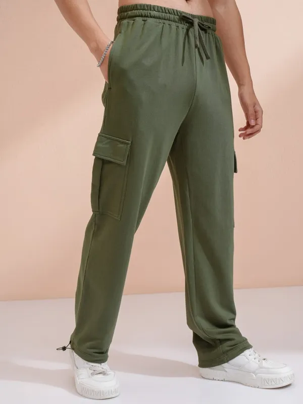 Highlander Men Olive Straight Fit Solid Cargos