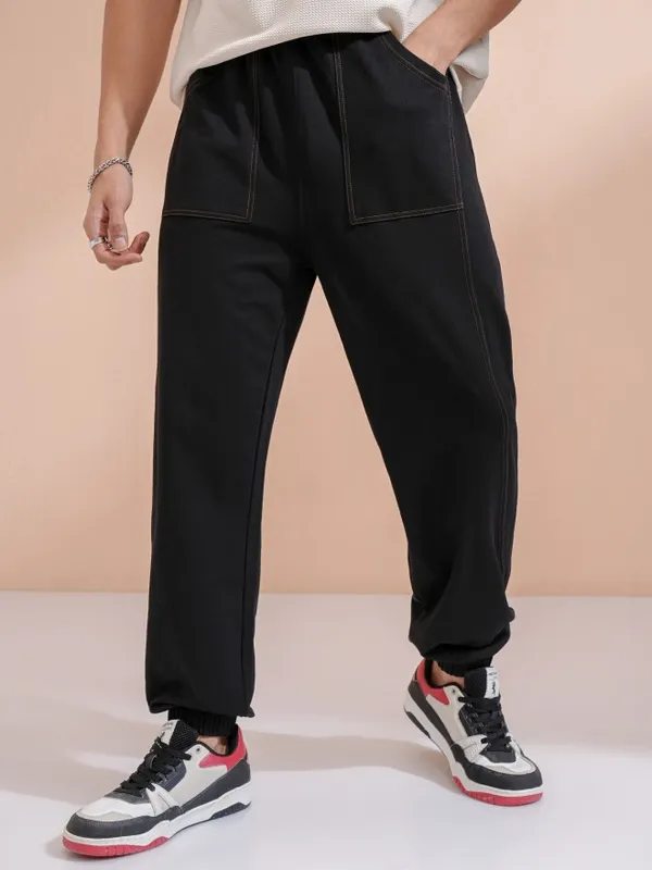 Highlander Men Black Straight Fit Solid Joggers
