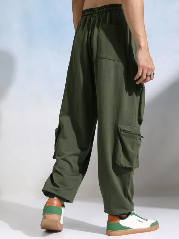 Highlander Men Olive Straight Fit Solid Cargos