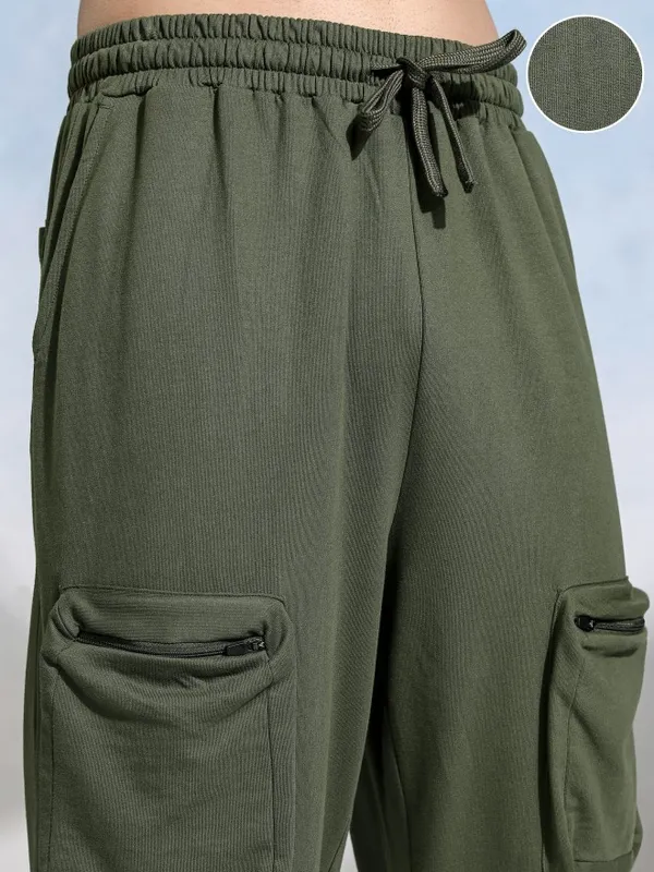 Highlander Men Olive Straight Fit Solid Cargos