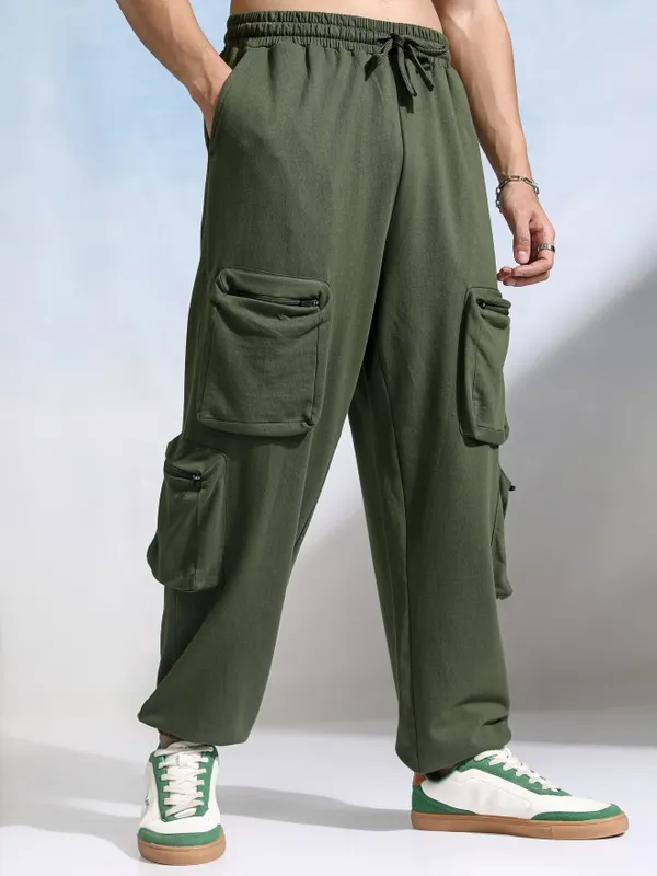 Highlander Men Olive Straight Fit Solid Cargos