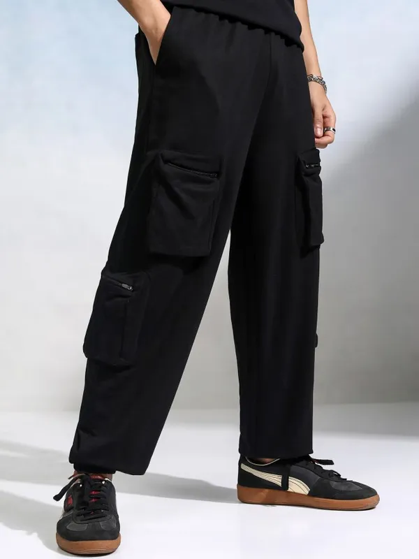Highlander Men Black Relaxed Fit Solid Cargo Jogger
