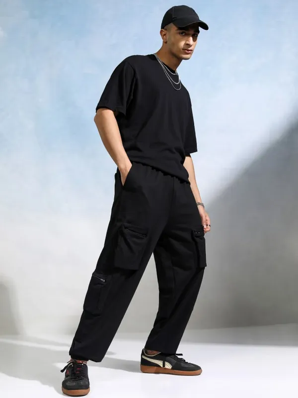 Highlander Men Black Relaxed Fit Solid Cargo Jogger