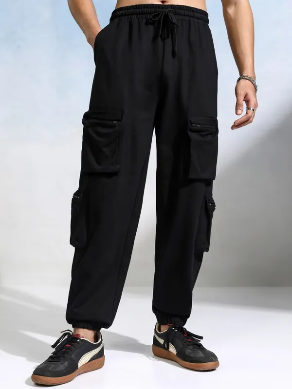 Highlander Men Black Relaxed Fit Solid Cargo Jogger