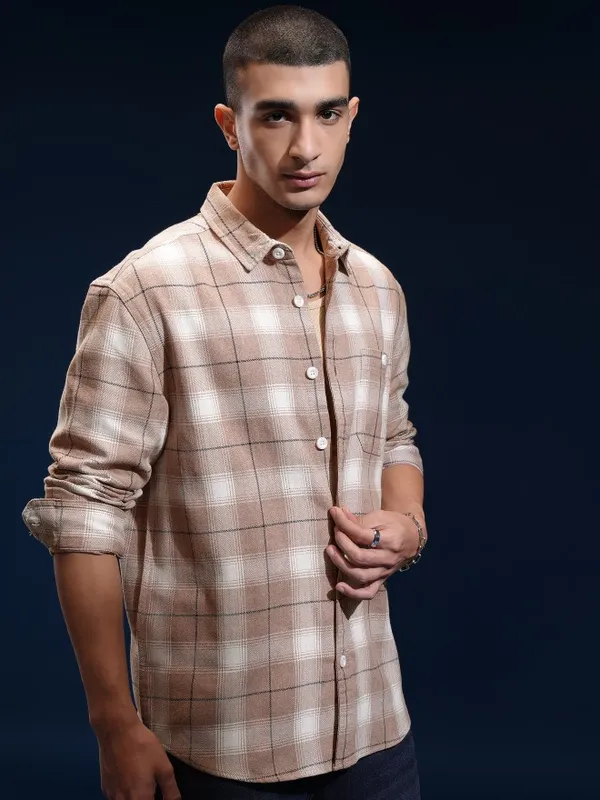 Highlander Men Peach Checked Relaxed Fit Casual Shirt