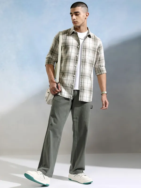 Highlander Men Off White Checked Slim Fit Casual Shirt