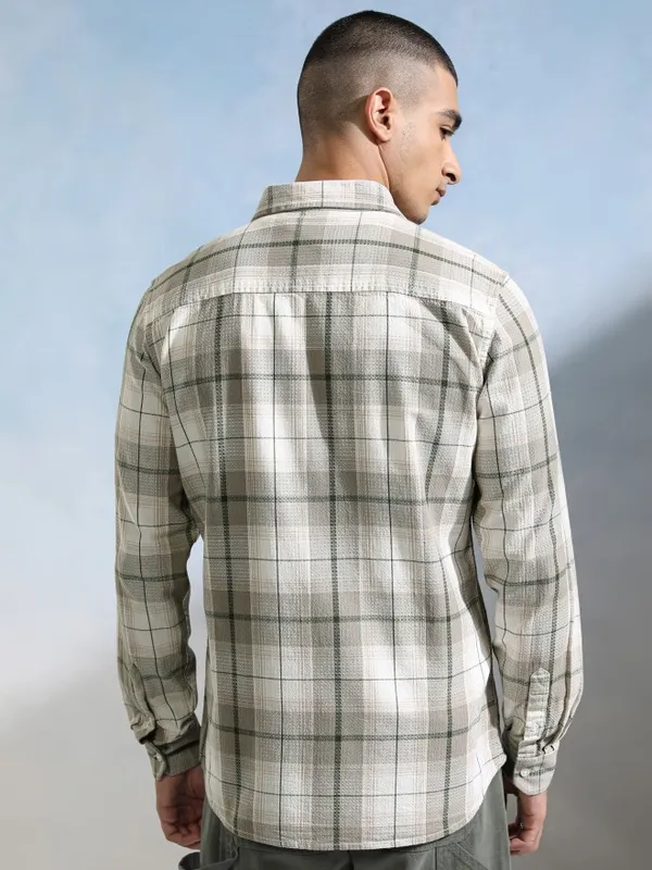 Highlander Men Off White Checked Slim Fit Casual Shirt