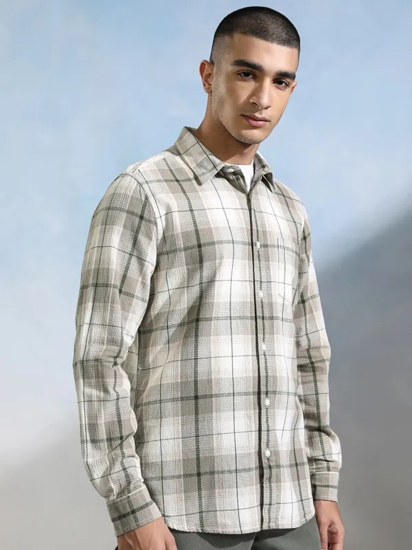 Highlander Men Off White Checked Slim Fit Casual Shirt