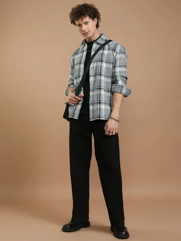 Highlander Men Blue Checked Relaxed Fit Casual Shirt