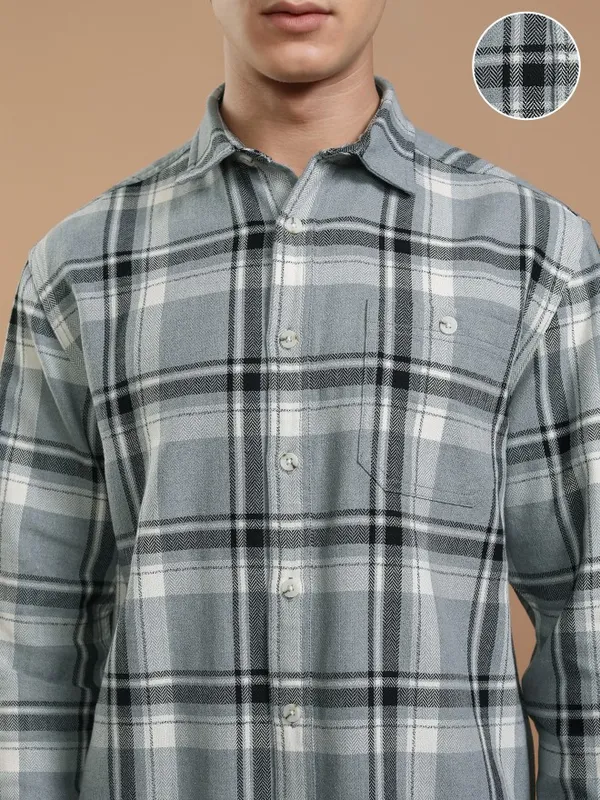 Highlander Men Blue Checked Relaxed Fit Casual Shirt