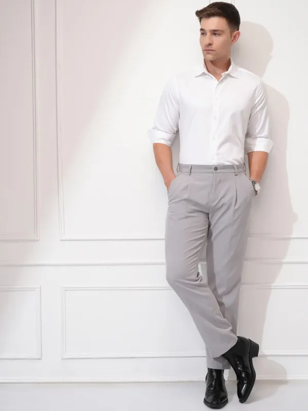 Locomotive Men White Solid Slim Fit Casual Shirt