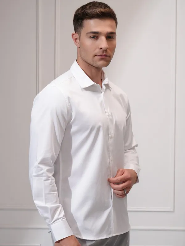Locomotive Men White Solid Slim Fit Casual Shirt