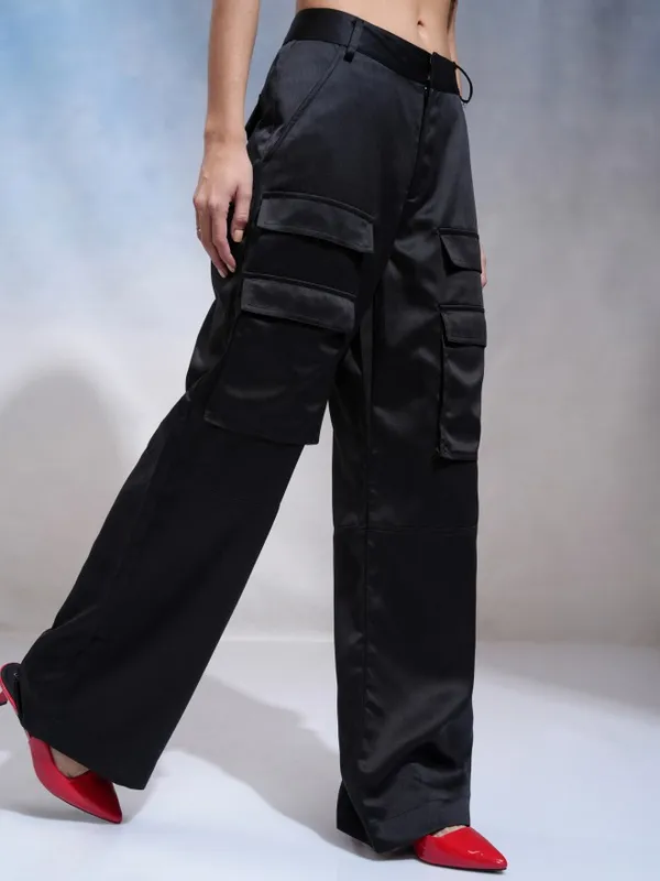 Tokyo Talkies Women Black Solid Regular Fit Cargos