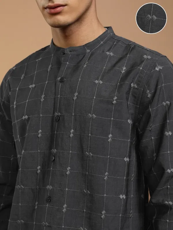 Highlander Men Grey Checked Slim Fit Casual Shirt