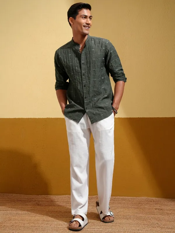 Highlander Men Olive Self Design Slim Fit Casual Shirt