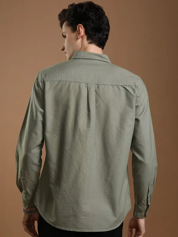 Highlander Men Green Solid Slim Fit Casual Shirt