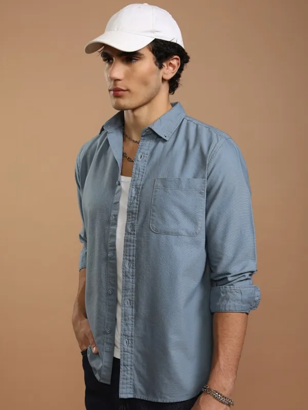 Highlander Men Blue Solid Slim Fit Casual Shirt