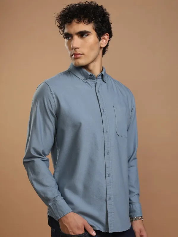 Highlander Men Blue Solid Slim Fit Casual Shirt
