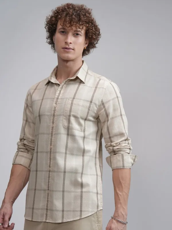 Highlander Men Beige Checked Slim Fit Casual Shirt