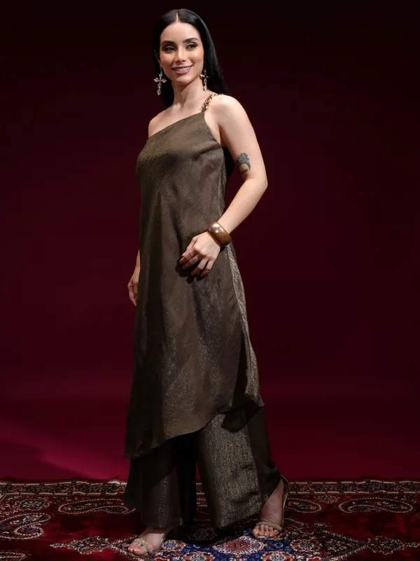 Vishudh Women Brown Solid Kurta With Trouser