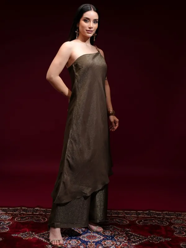 Vishudh Women Brown Solid Kurta With Trouser