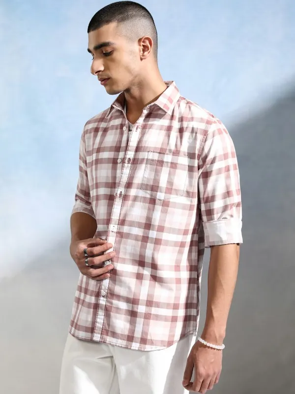 Highlander Men White Checked Slim Fit Casual Shirt