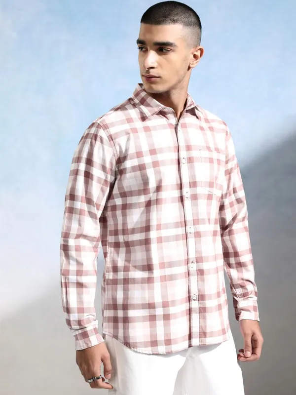 Highlander Men White Checked Slim Fit Casual Shirt