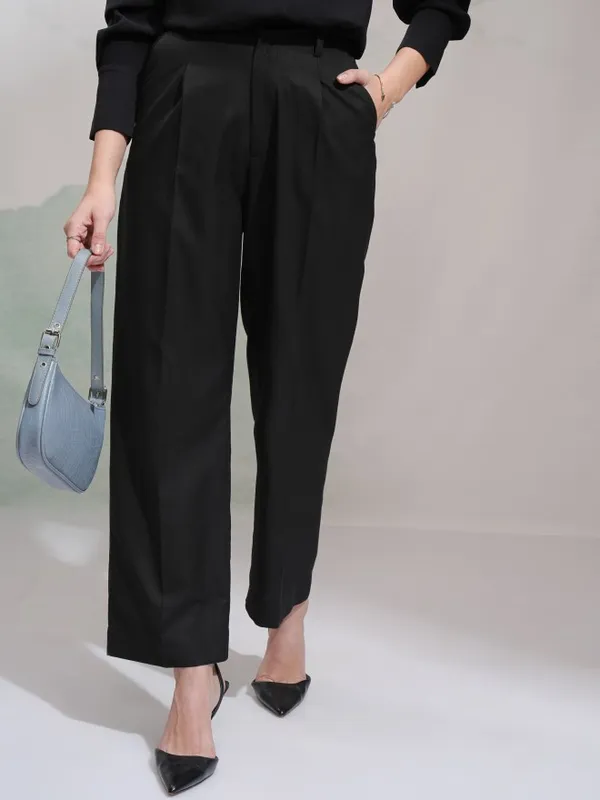 Tokyo Talkies Women Black Solid Regular Fit Casual Trouser