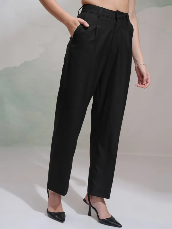 Tokyo Talkies Women Black Solid Regular Fit Casual Trouser