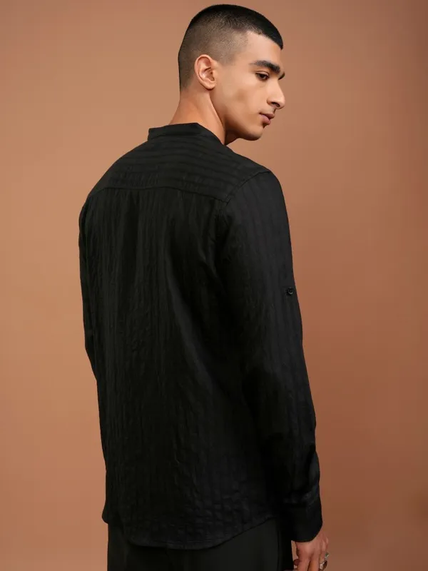 Highlander Men Black Striped Slim Fit Casual Shirt