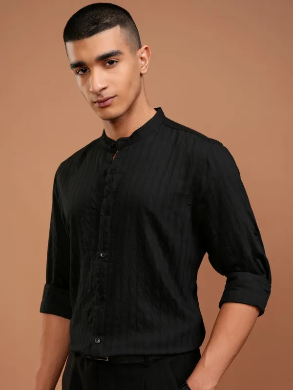 Highlander Men Black Striped Slim Fit Casual Shirt