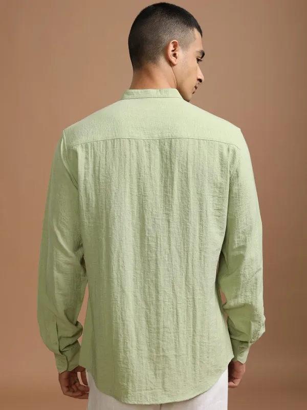 Highlander Men Green Textured Regular Fit Casual Shirt