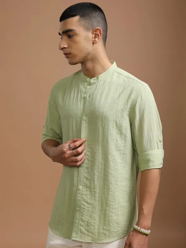 Highlander Men Green Textured Regular Fit Casual Shirt